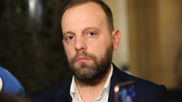 Правосъдният министър назначи охрана на нападнатия с чук прокурор и семейството му